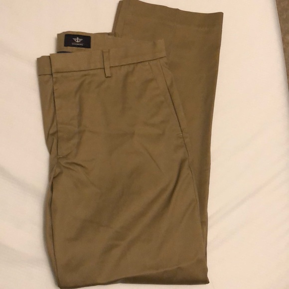 Men’s Dockers slacks - Picture 2 of 2